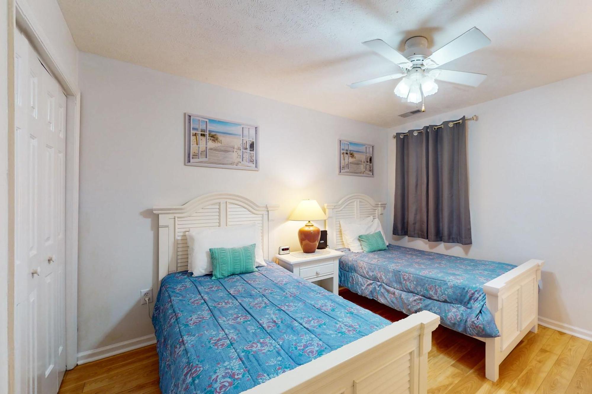 River Oaks 10d Apartment