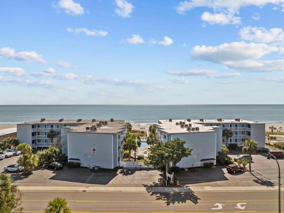 Beachfront Ocean View W Pool & Comfy Beds *