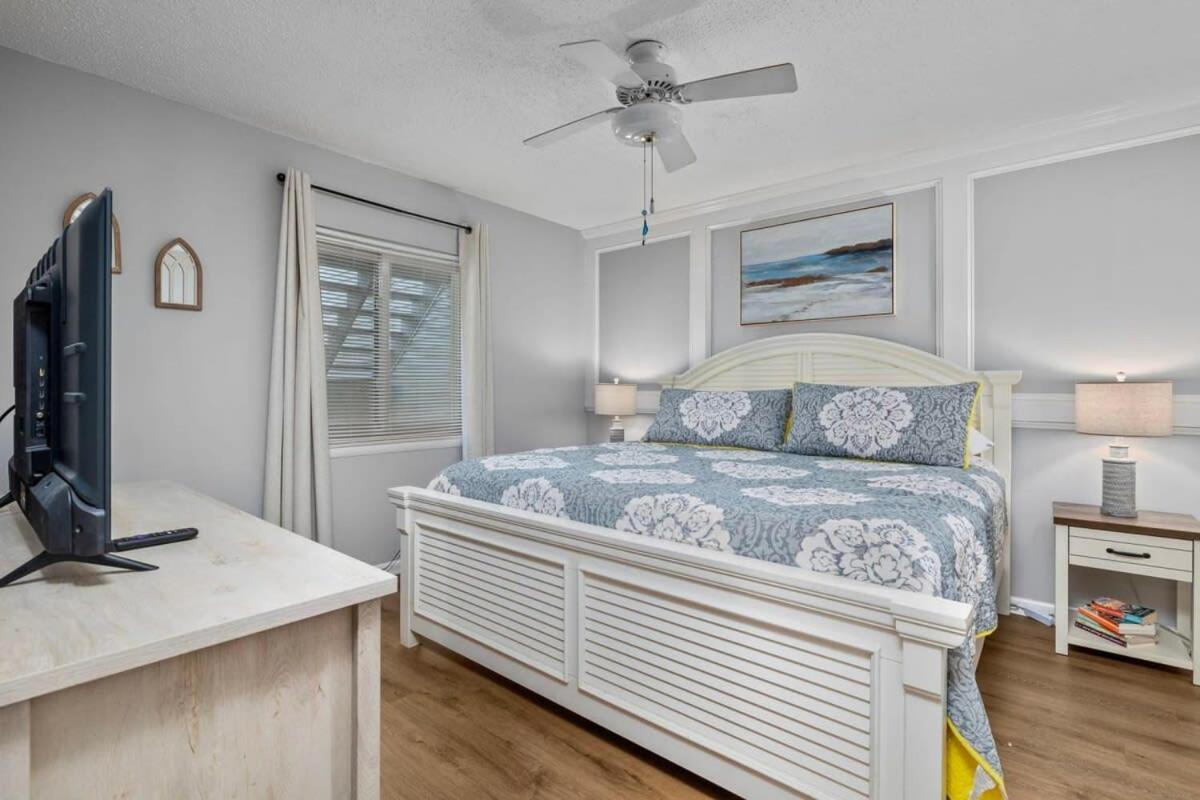 Beachfront Ocean View W Pool & Comfy Beds Holiday home *