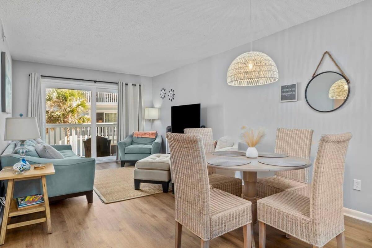 Beachfront Ocean View W Pool & Comfy Beds Holiday home *