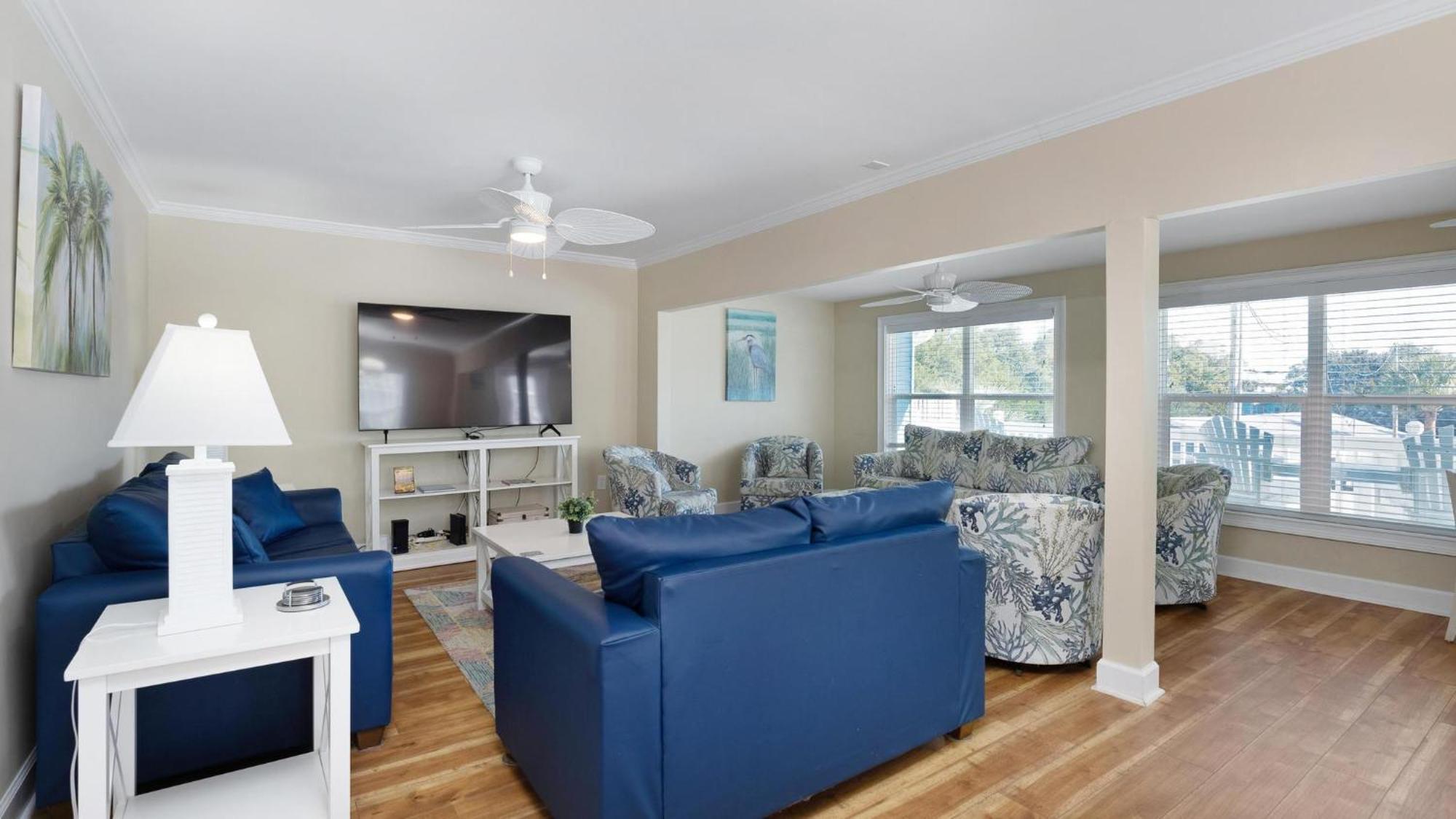 Blue Moon - 3rd Row - Ocean Drive Section Holiday home
