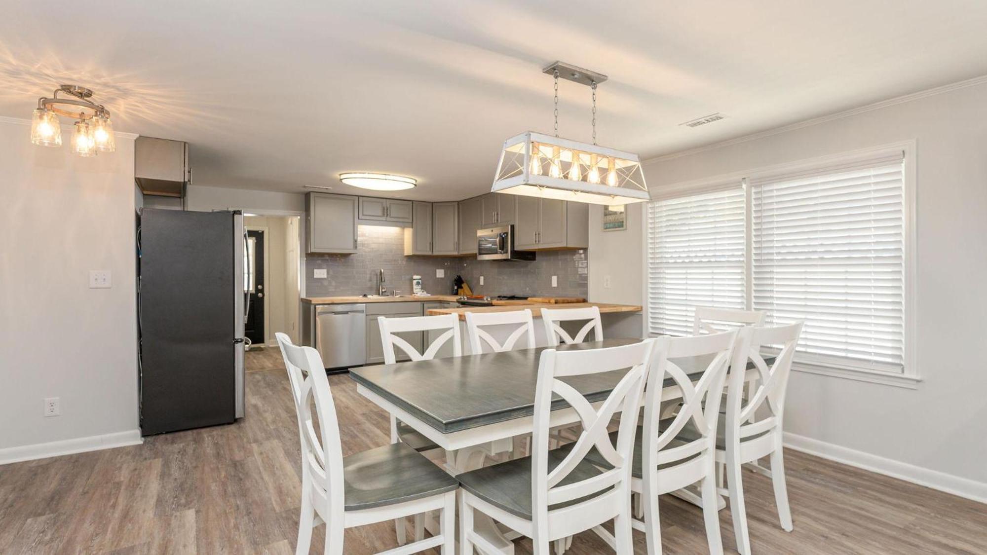 Dollar - 3rd Row - Ocean Drive Section Holiday home *