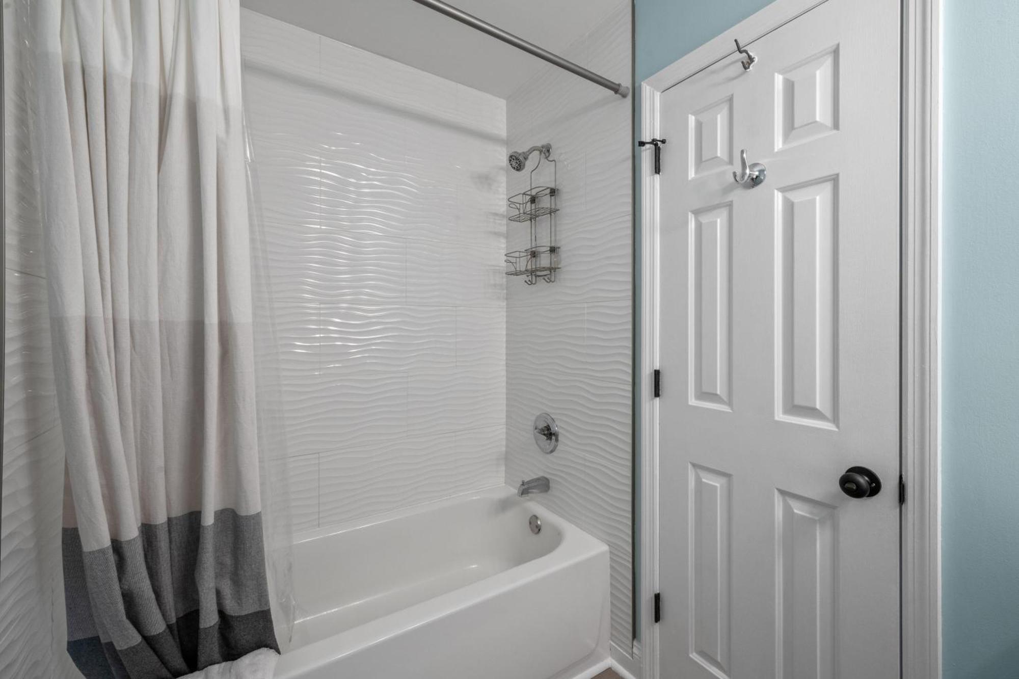 Tradewinds 1b - Oceanfront - Windy Hill Section Holiday home *