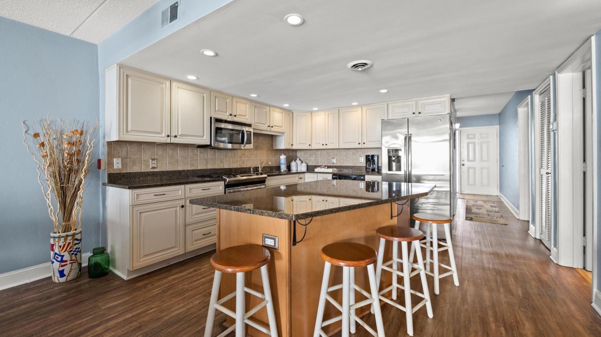 Holiday home Ocean Towers Club 701 - Oceanfront - Windy Hill Section *