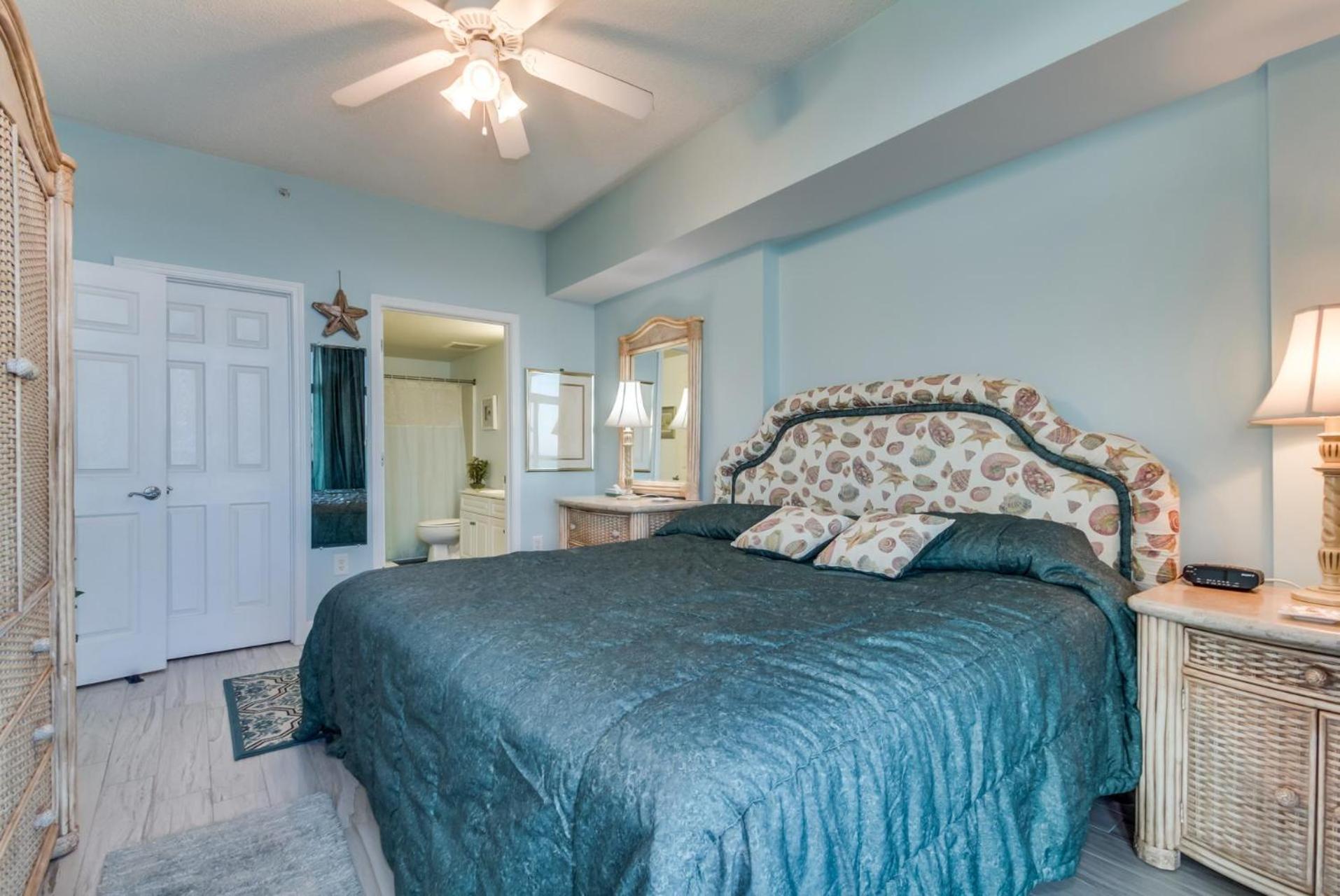 Crescent Keyes Ph16 - Oceanfront - Crescent Section Holiday home