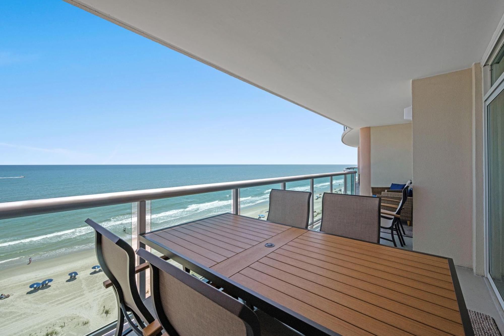 Blue Water Keyes 1003 - Oceanfront - Crescent Section Holiday home