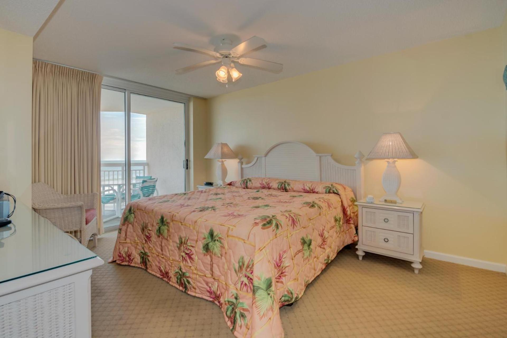 Crescent Shores N - 304 - Ocean Front-crescent Section Holiday home