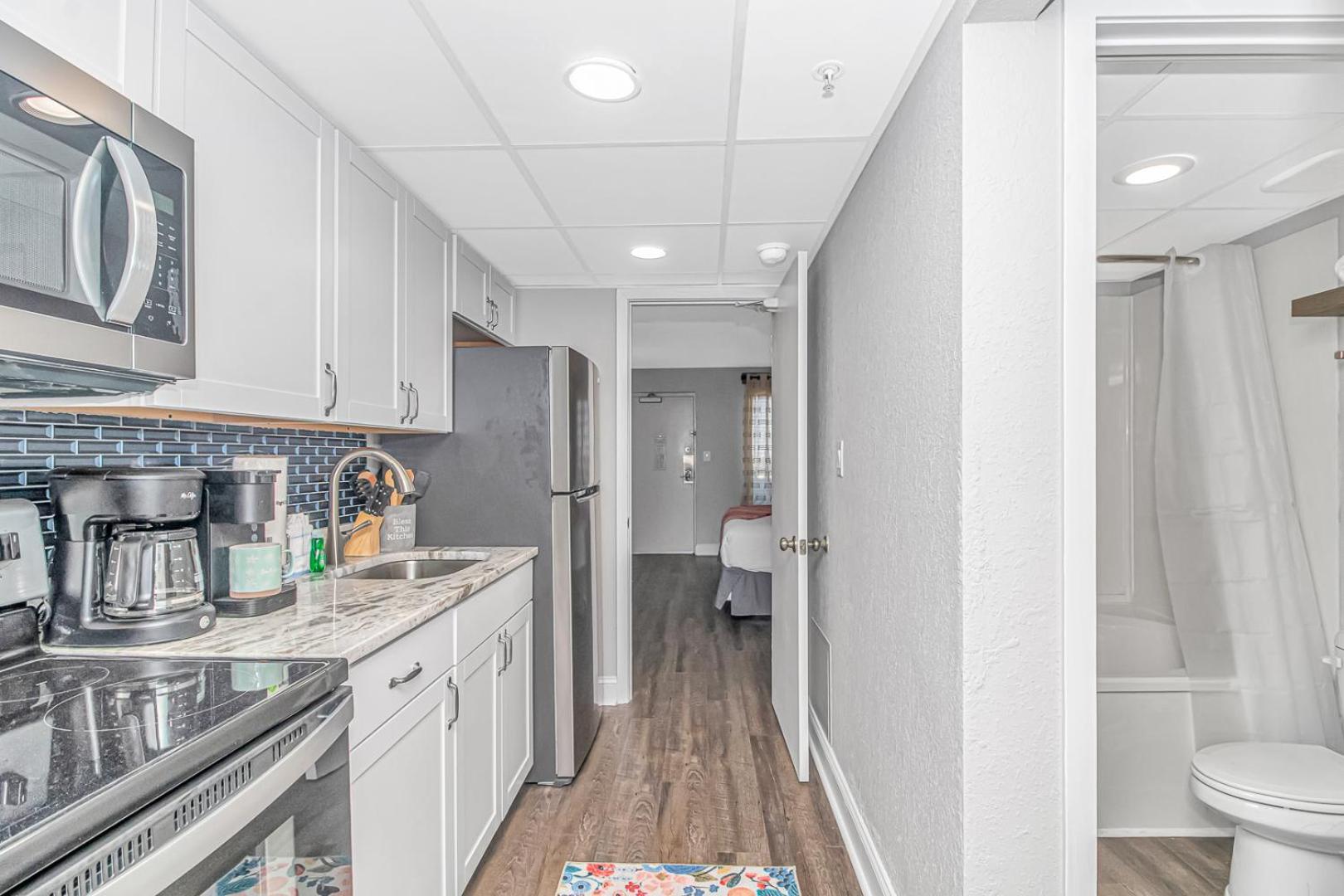 Completely Renovated Oceanfront - King With Led Fireplace! Boardwalk 1034 Holiday home *