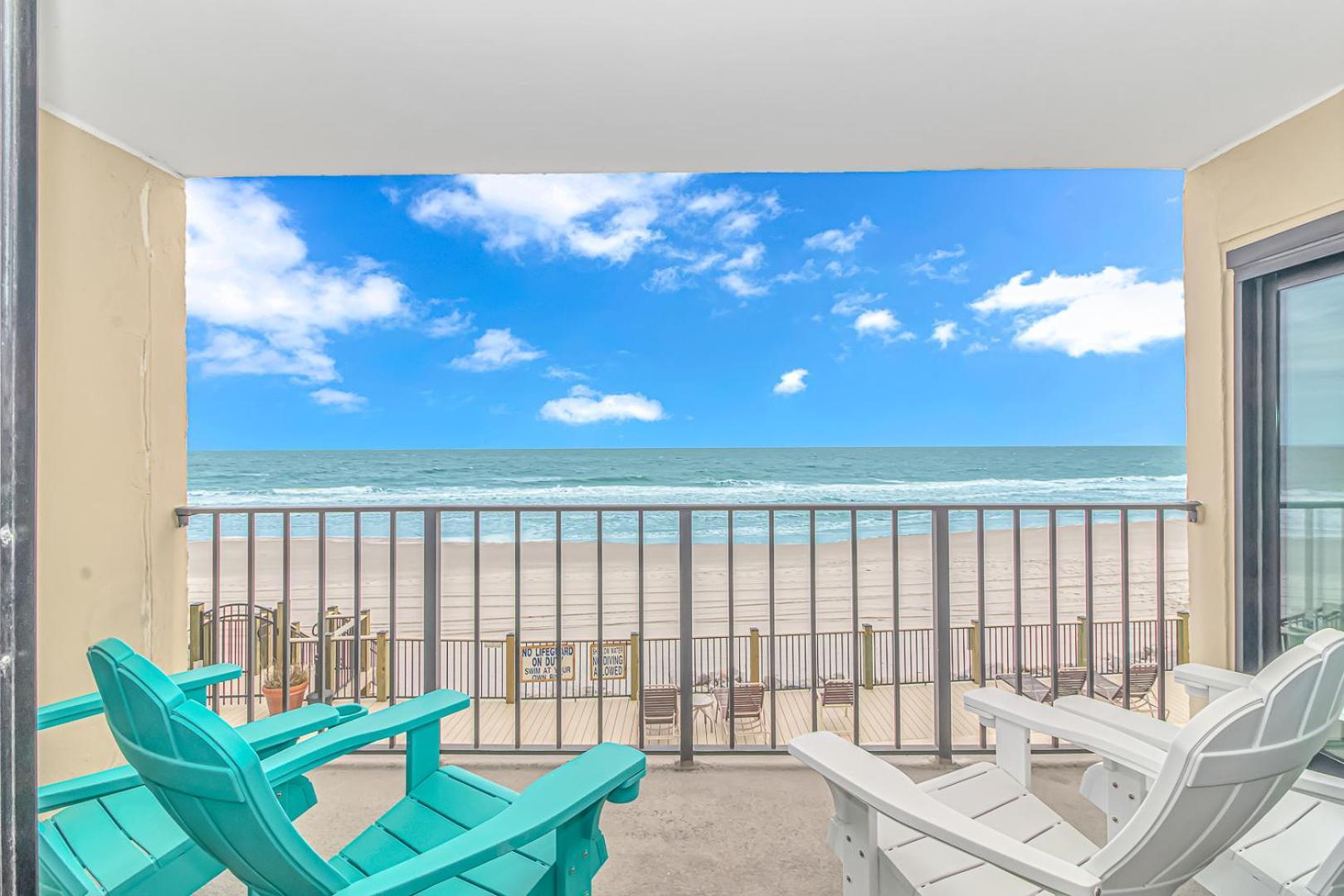 Beautifully Updated 2 Bedroom Oceanfront Suite- With Gaming System And More! Horizon East 104 Holiday home