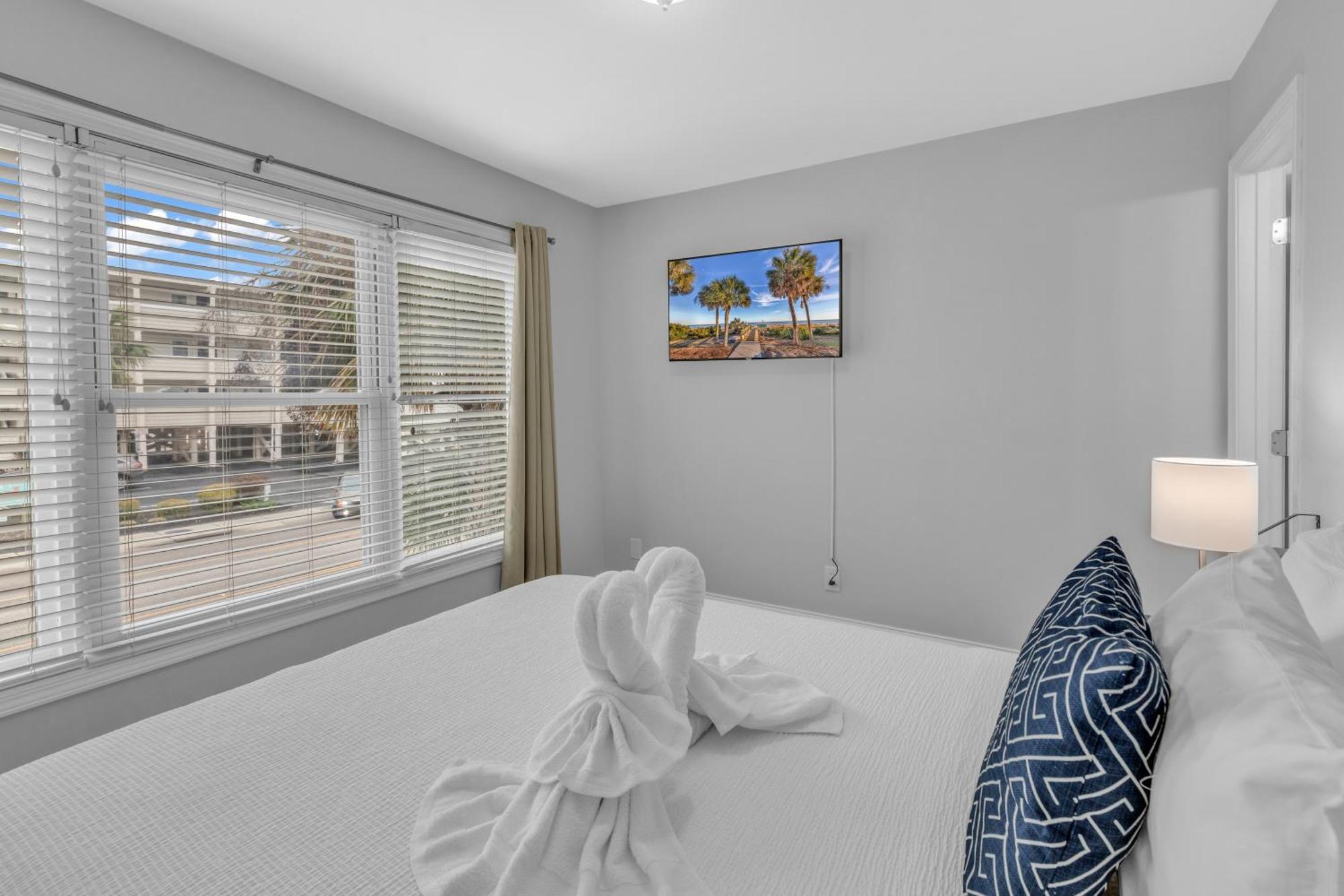 Island Palms Apartment *