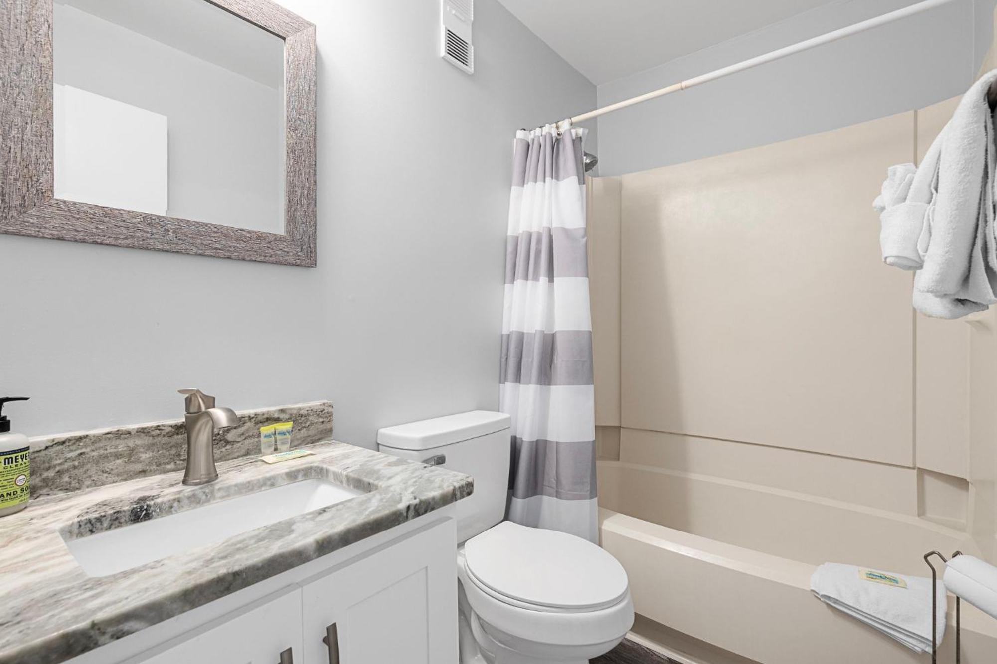 Beautiful 2br Penthouse With Amazing Views *