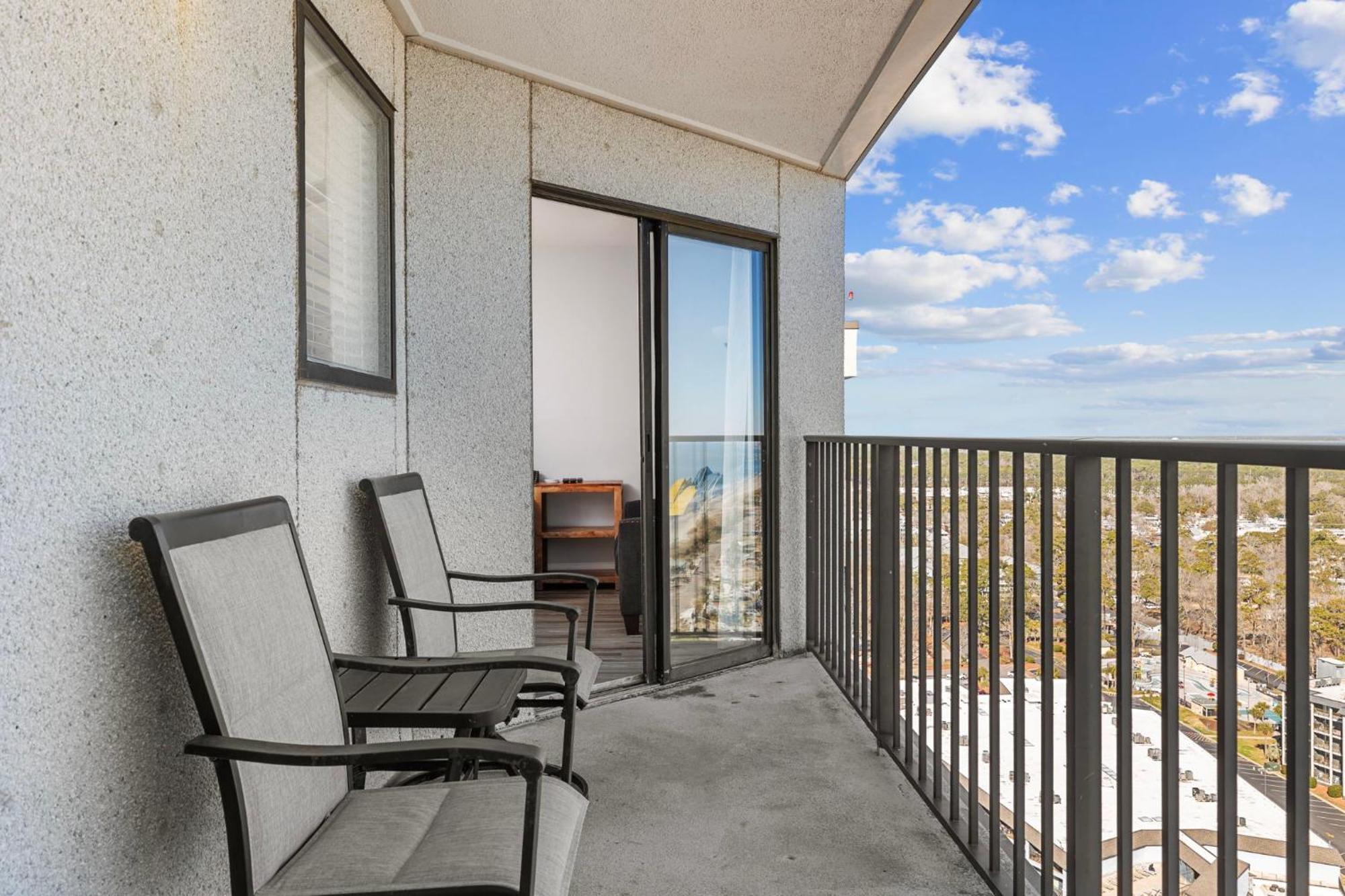 Beautiful 2br Penthouse With Amazing Views Apartment *