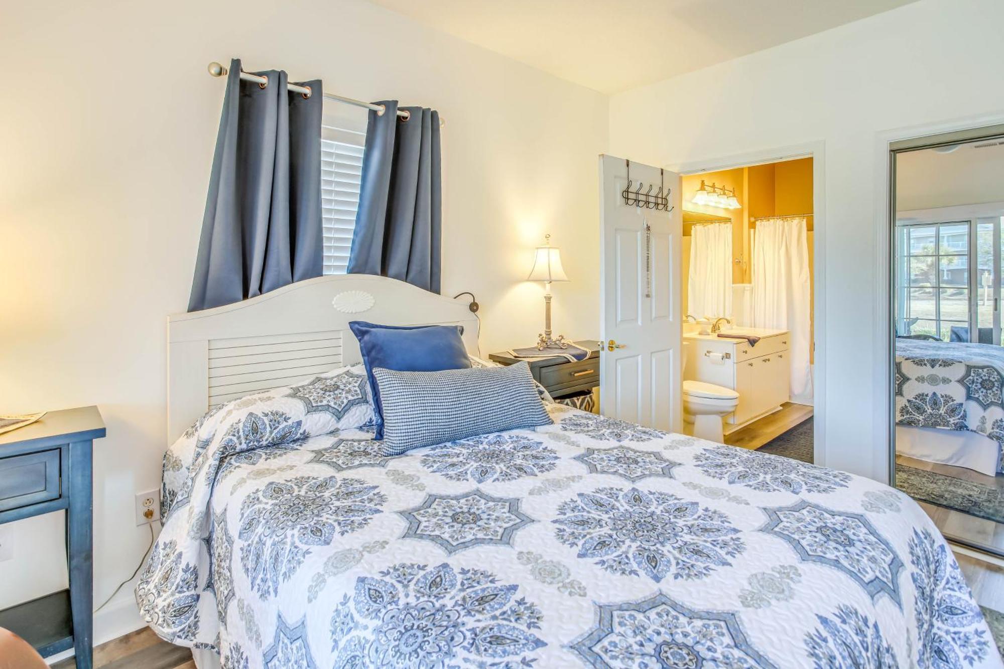 Apartment Barefoot Pool, Golf, And Beach!