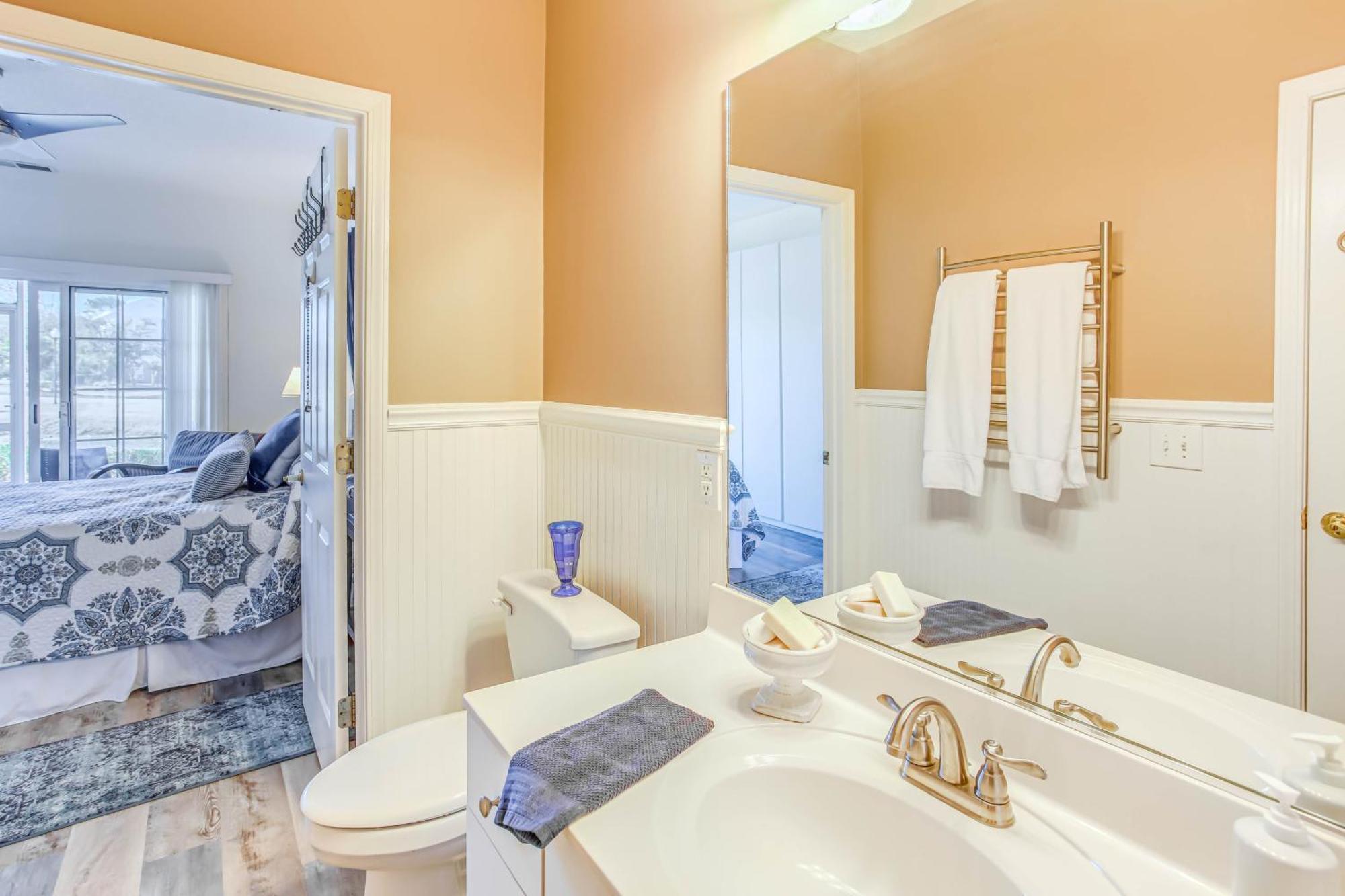 Apartment Barefoot Pool, Golf, And Beach! *