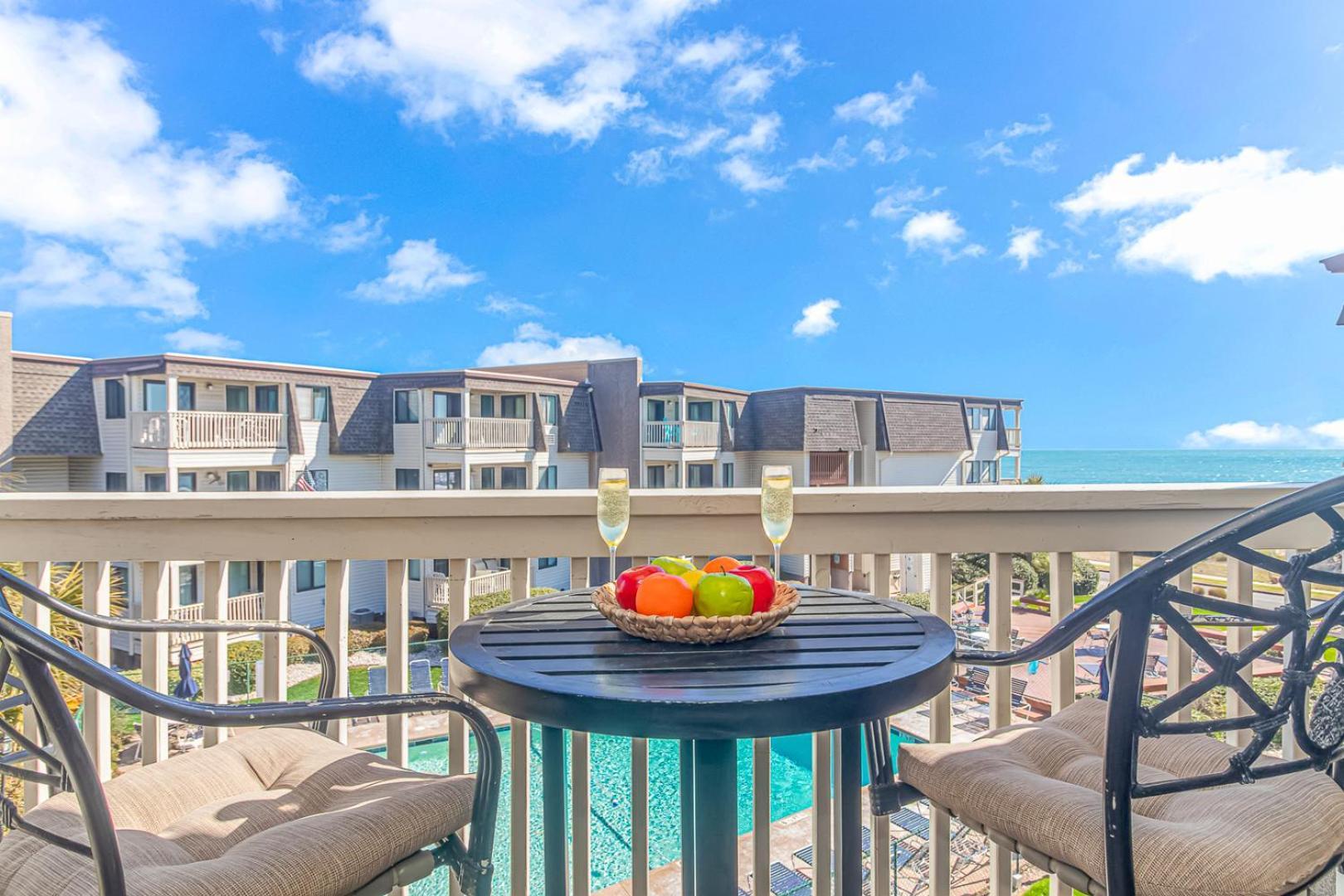 Beautifully Renovated 2 Br. On The Golden Mile-stunning Ocean Views-ocean Forest A-305 Holiday home *