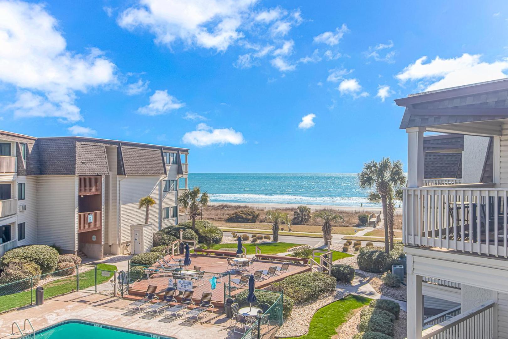 Holiday home Beautifully Renovated 2 Br. On The Golden Mile-stunning Ocean Views-ocean Forest A-305