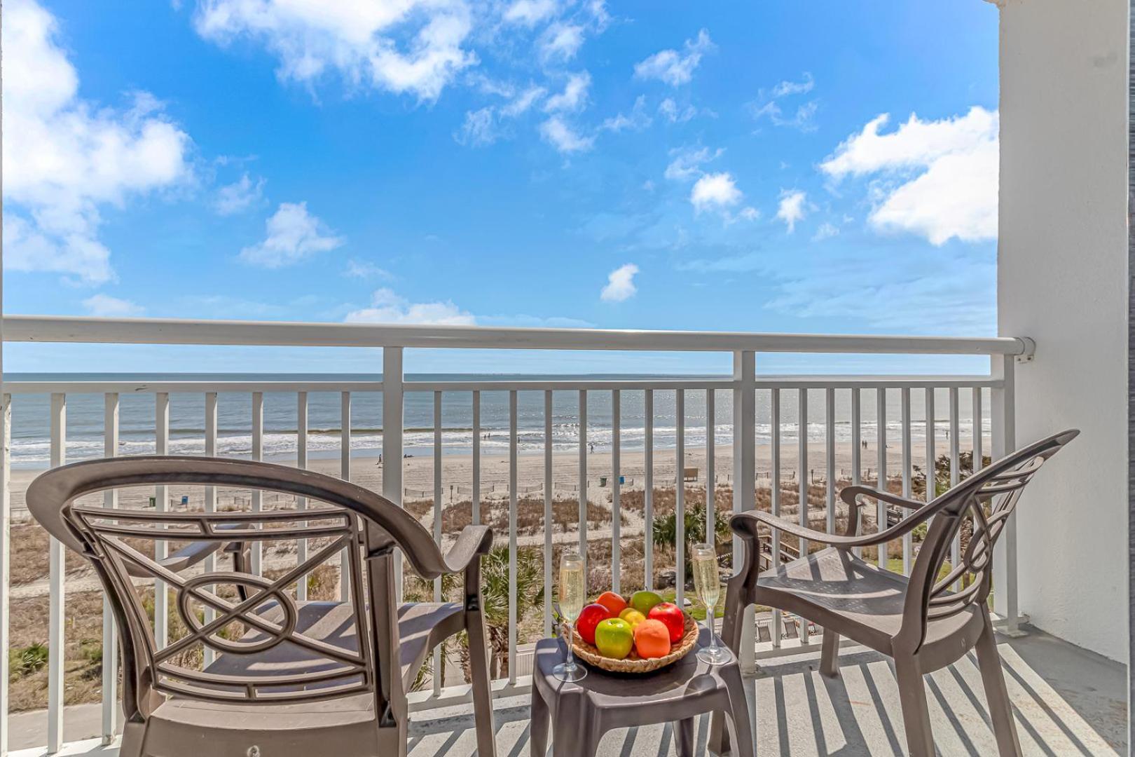 Holiday home Stunning 2 Bedroom Condo-newly Renovated With Spectacular Views- Atlantica 451