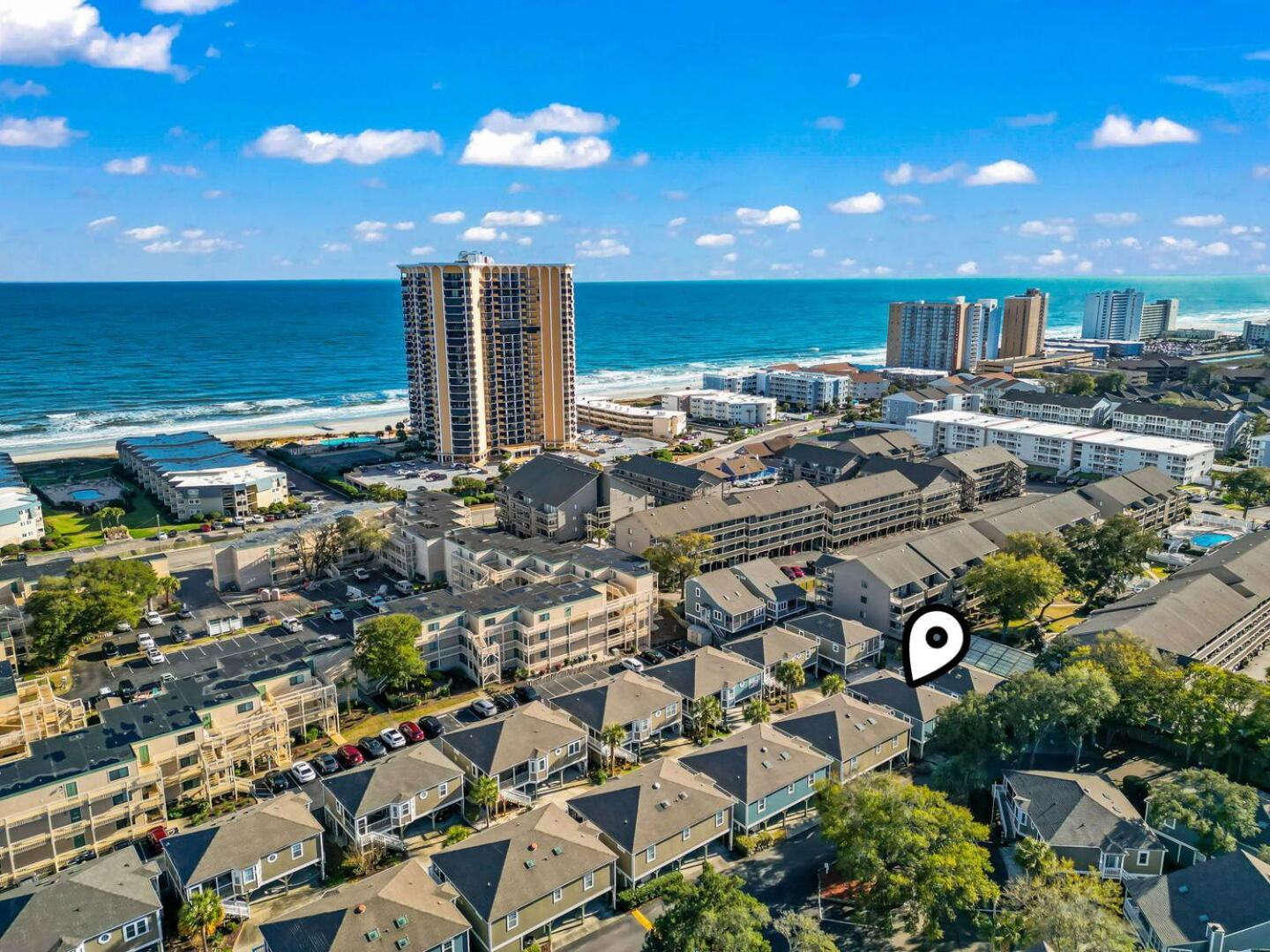 Two Bedroom House With Community Pool! Walk To The Beach! 299 Arrowhead Road