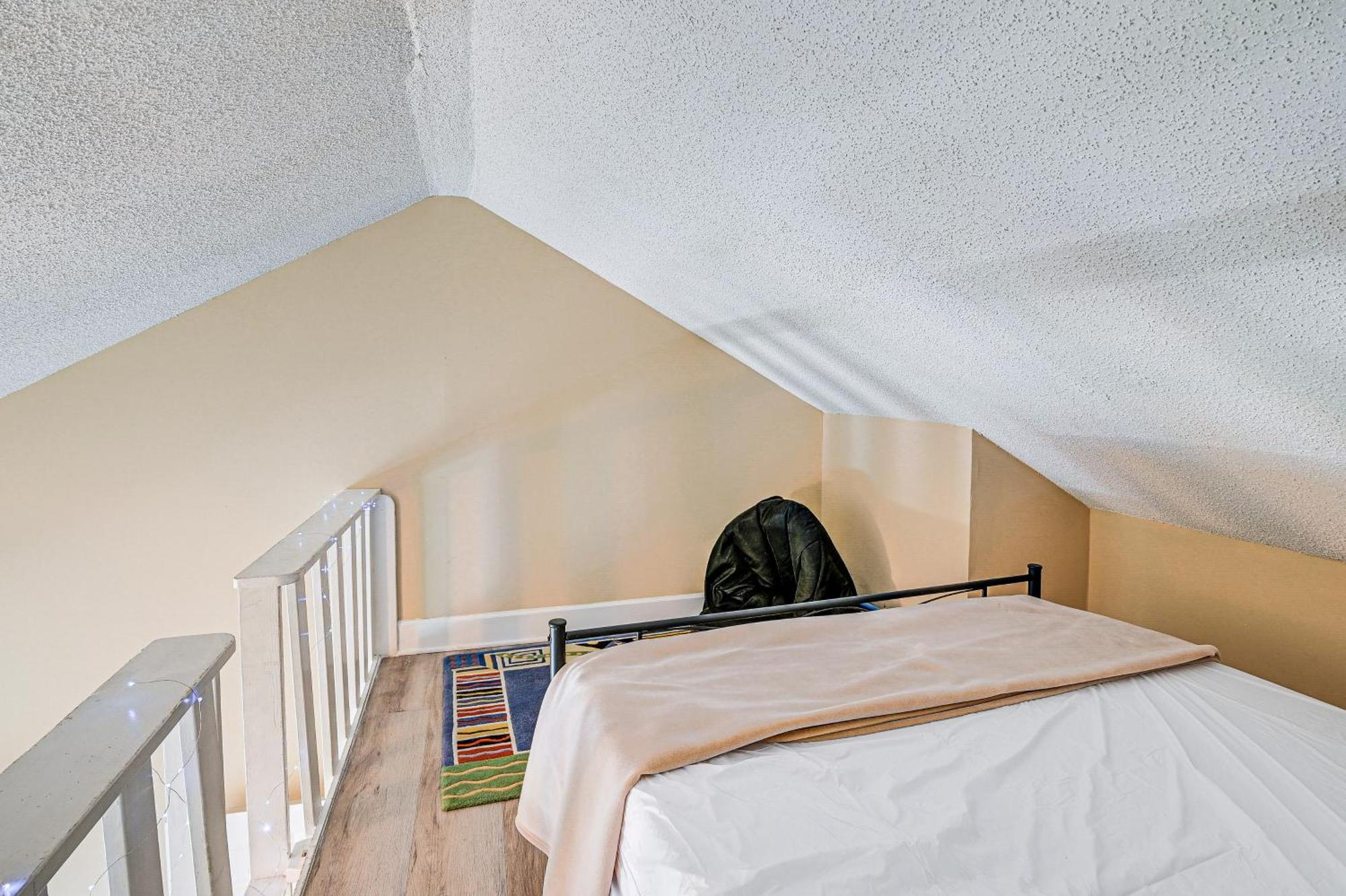 Surfside With Balconies 1 Mi To Ocean! Apartment