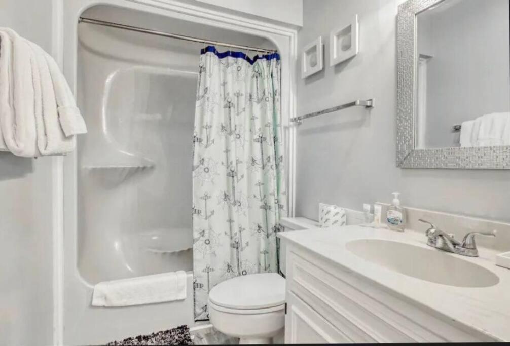 Shipwatch Pointe I ~ 2b/2b ~ Shore Drive Apartment
