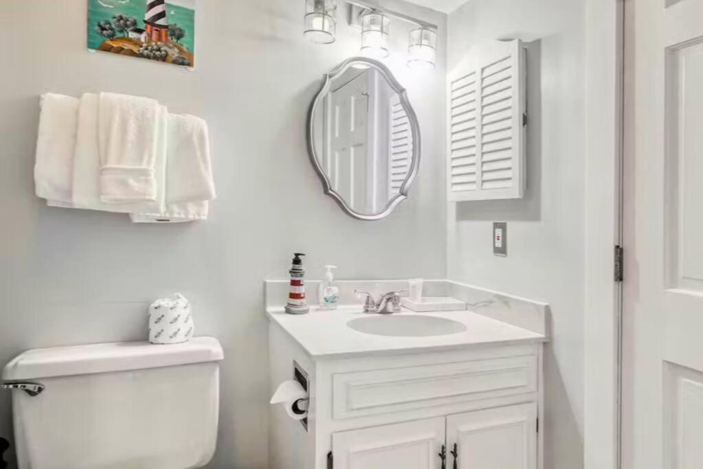 Shipwatch Pointe I ~ 2b/2b ~ Shore Drive Apartment *