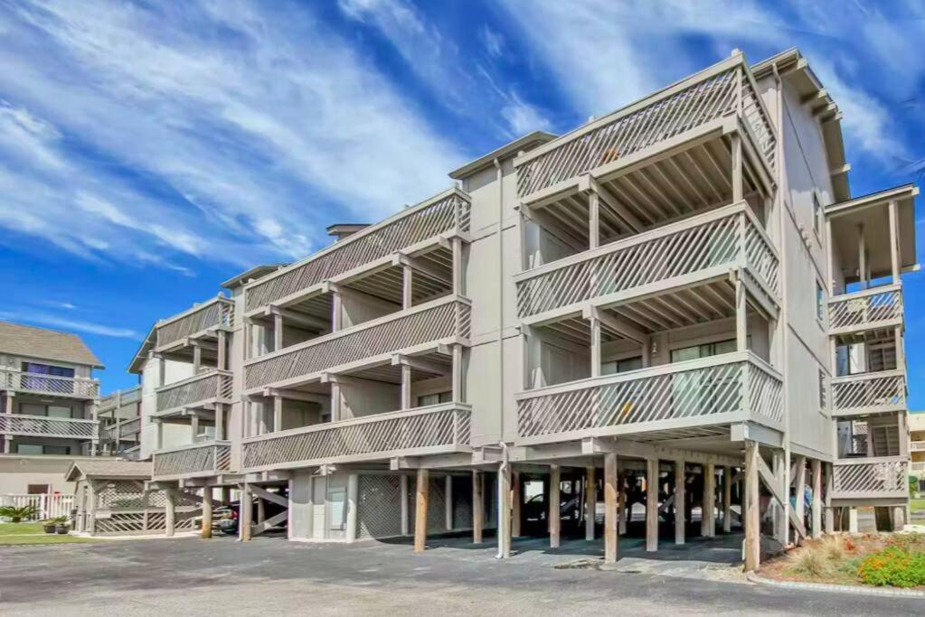 Apartment Shipwatch Pointe I ~ 2b/2b ~ Shore Drive *