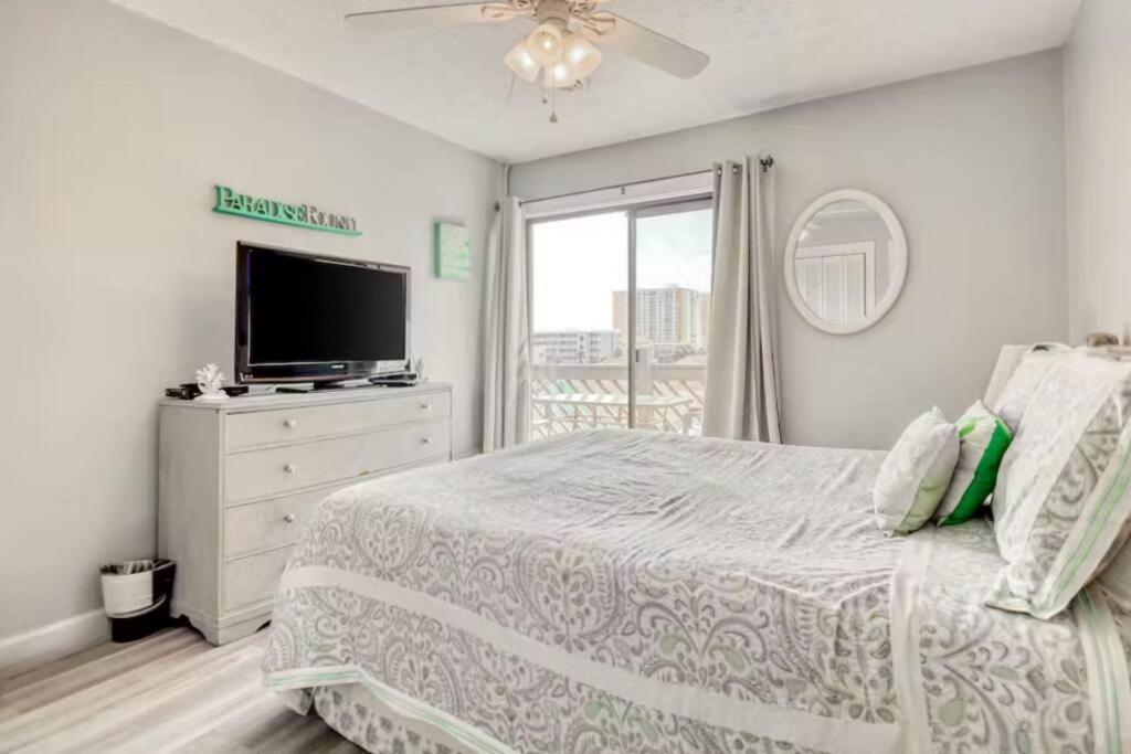 Shipwatch Pointe I ~ 2b/2b ~ Shore Drive Apartment