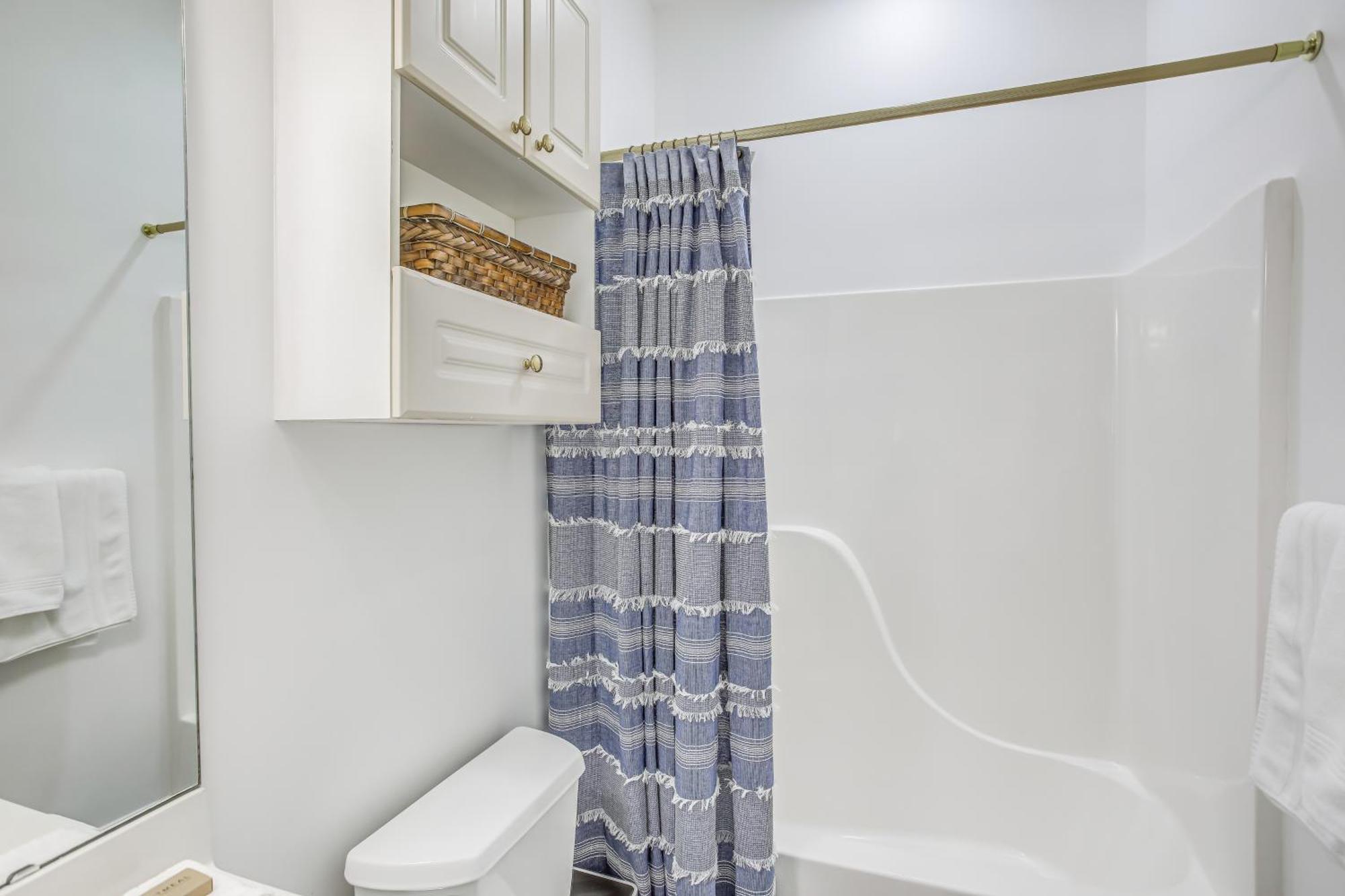Sunny Myrtle With Community Pool Access! *