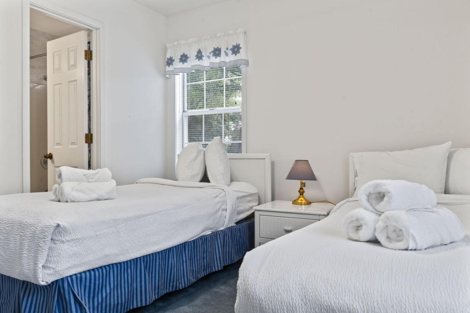 Holiday home Two Bedroom House With Community Pool! Walk To The Beach! 299 Arrowhead Road *