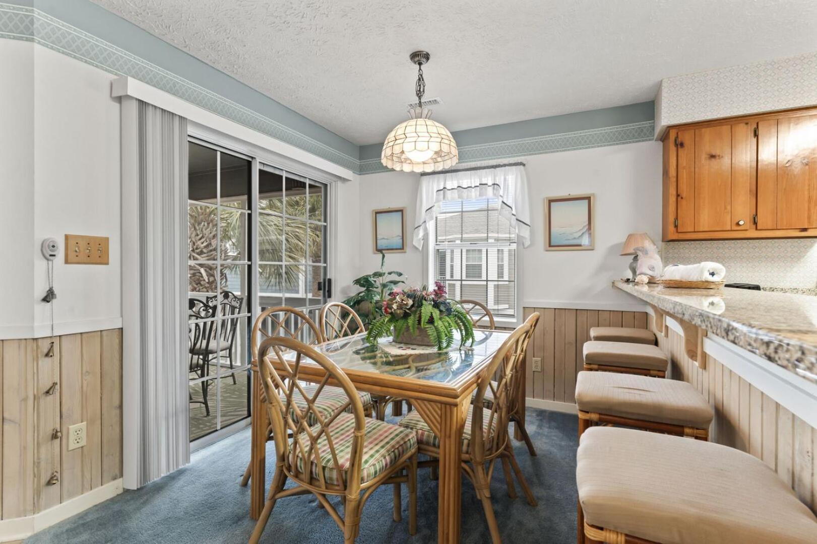 Two Bedroom House With Community Pool! Walk To The Beach! 299 Arrowhead Road
