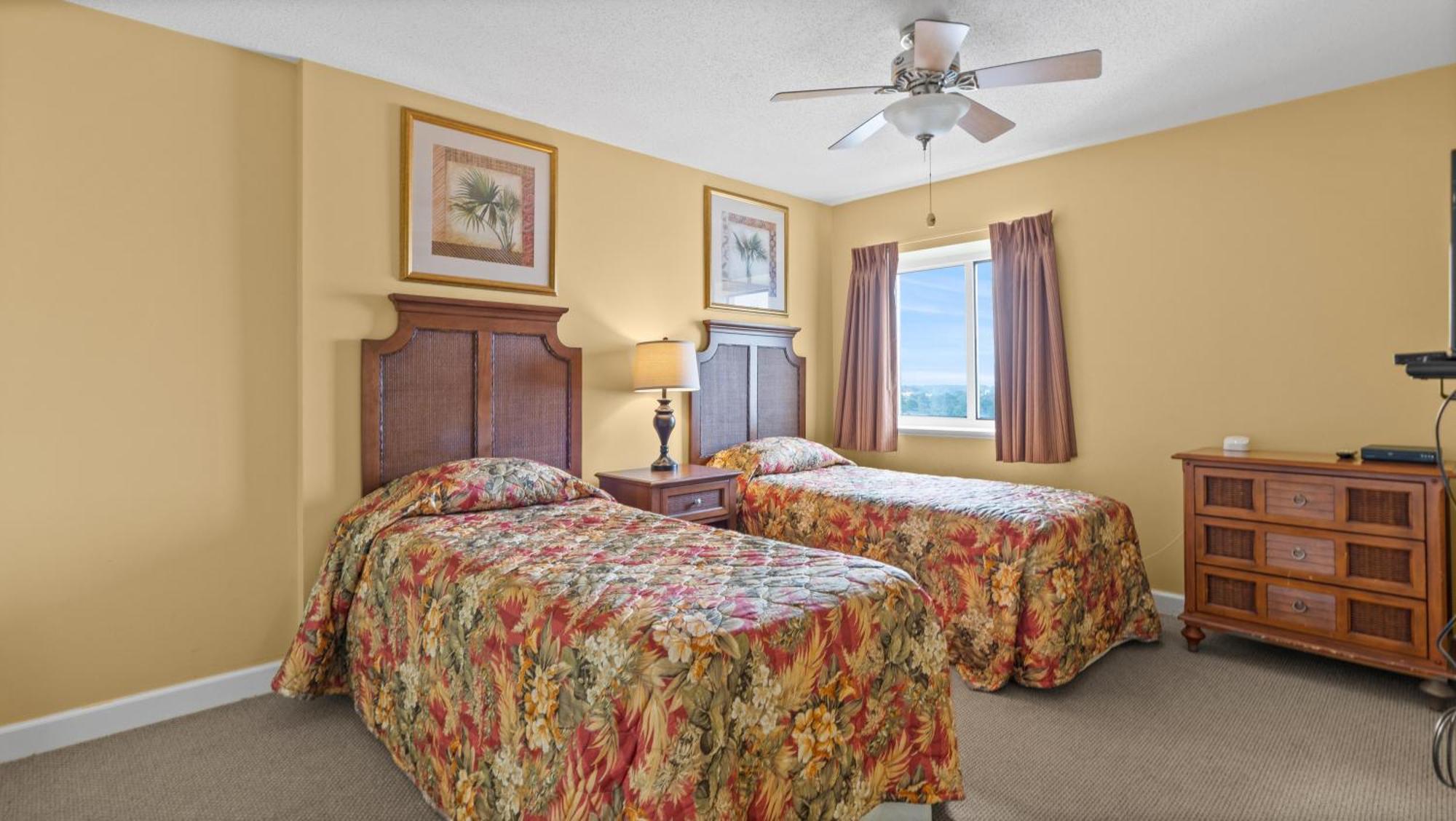 Holiday home Malibu Pointe 1001 Second Row Ocean View-crescent Section *