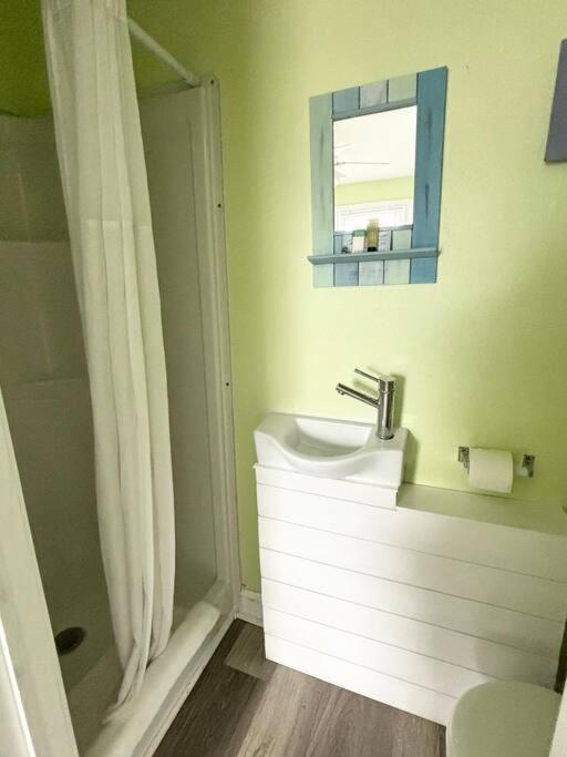 Charming Coastal Retreat Pets Are Welcome Holiday home