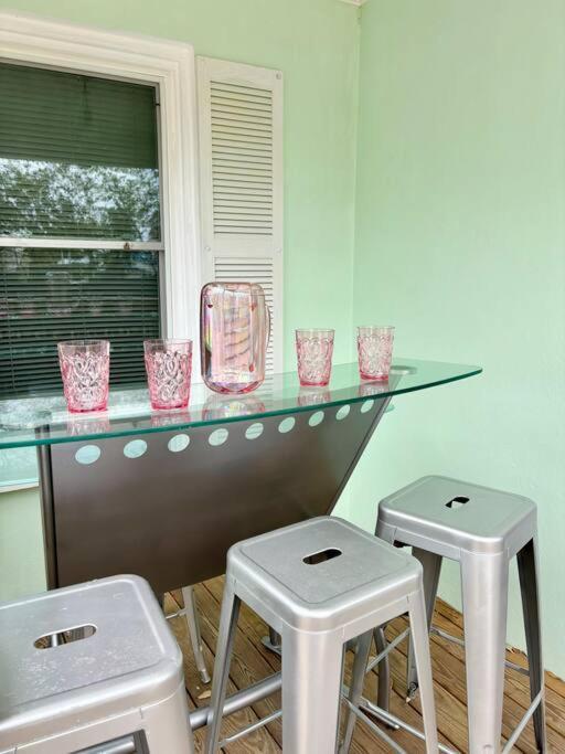 Charming Coastal Retreat Pets Are Welcome