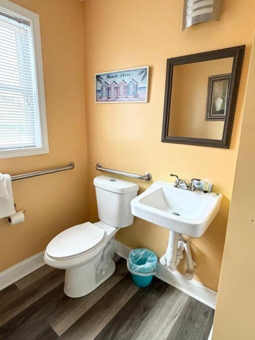 Charming Coastal Retreat Pets Are Welcome Holiday home