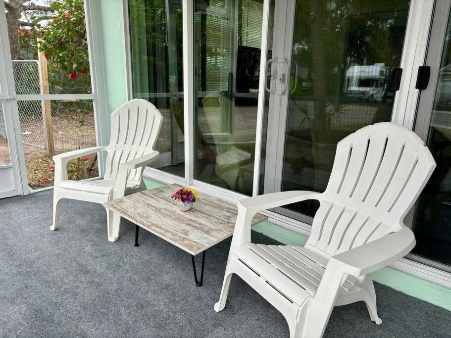 Charming Coastal Retreat Pets Are Welcome Holiday home *