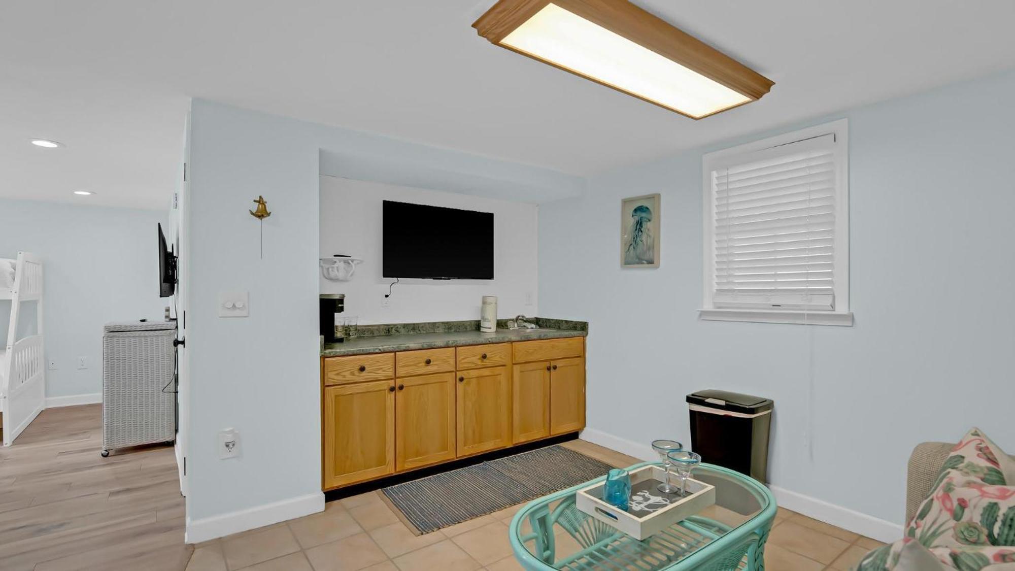 The Wicked Whale - 3rd Row - Ocean Drive Section Holiday home Myrtle Beach
