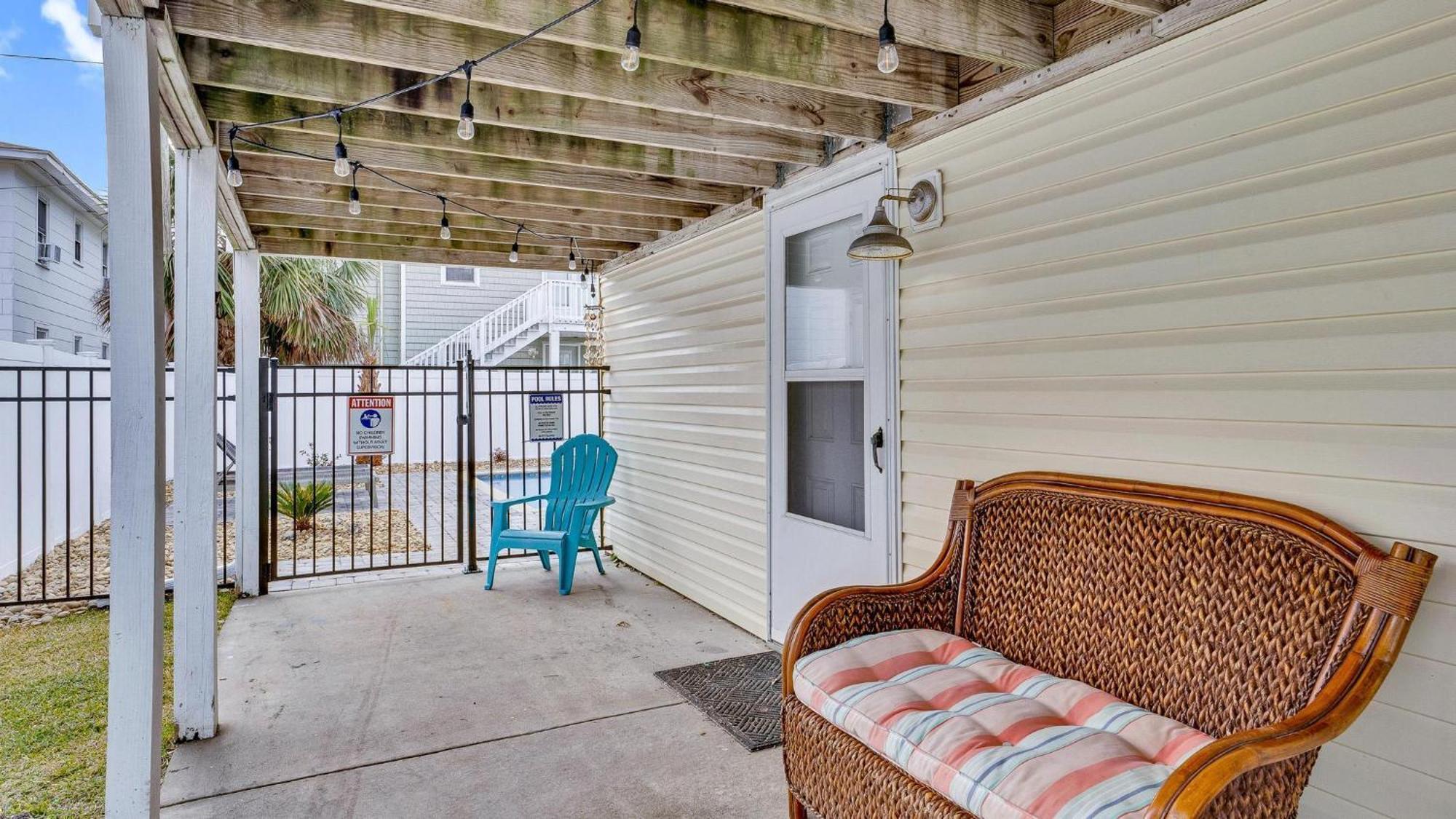 The Wicked Whale - 3rd Row - Ocean Drive Section Holiday home
