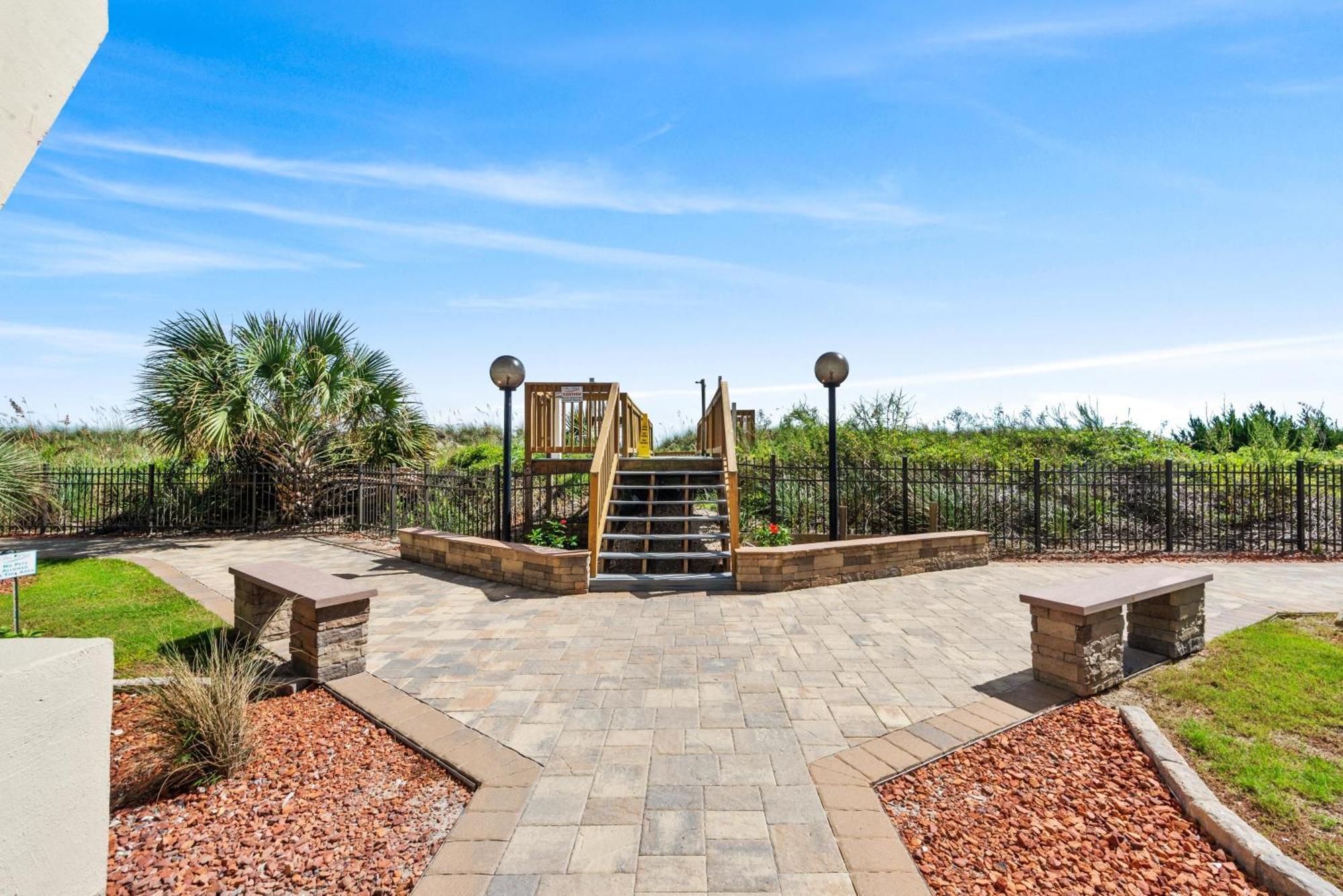 Sea Winds 307 - Oceanfront - Windy Hill Section Holiday home *