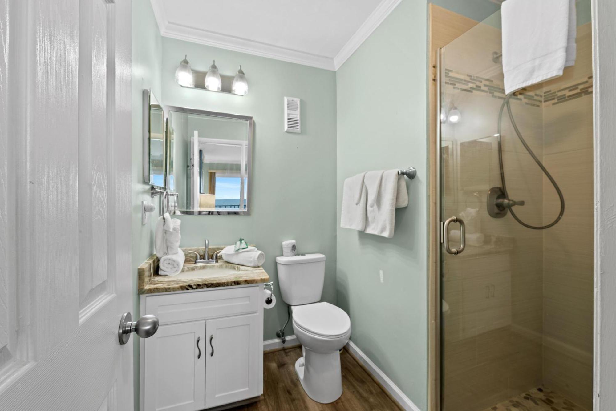 Pelicans Landing 403 - Oceanfront - Shore Drive Section *