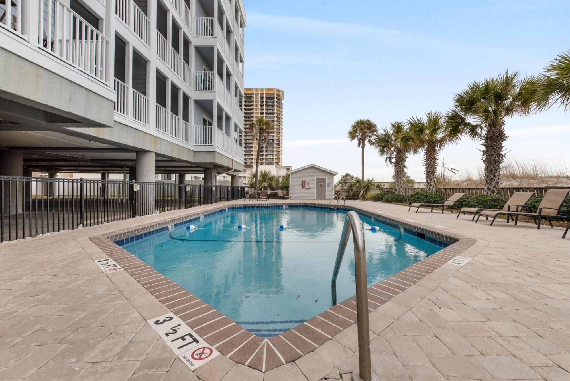 Pelicans Landing 403 - Oceanfront - Shore Drive Section Myrtle Beach