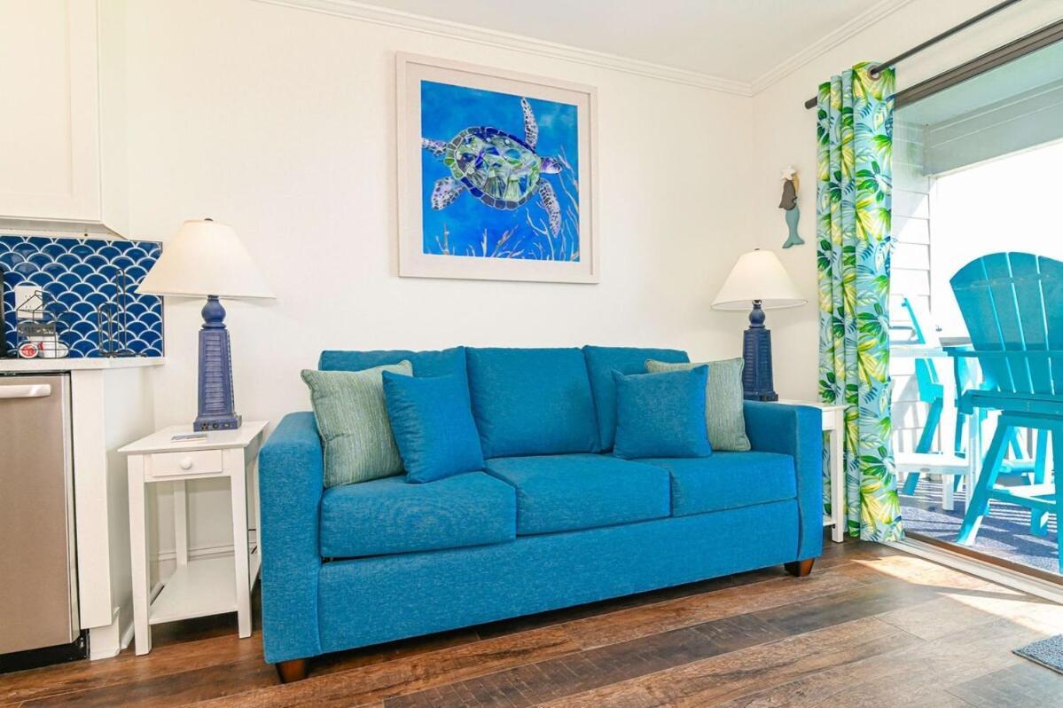 Holiday home The Sandy Turtle New Modern Oceanfront W Pool *