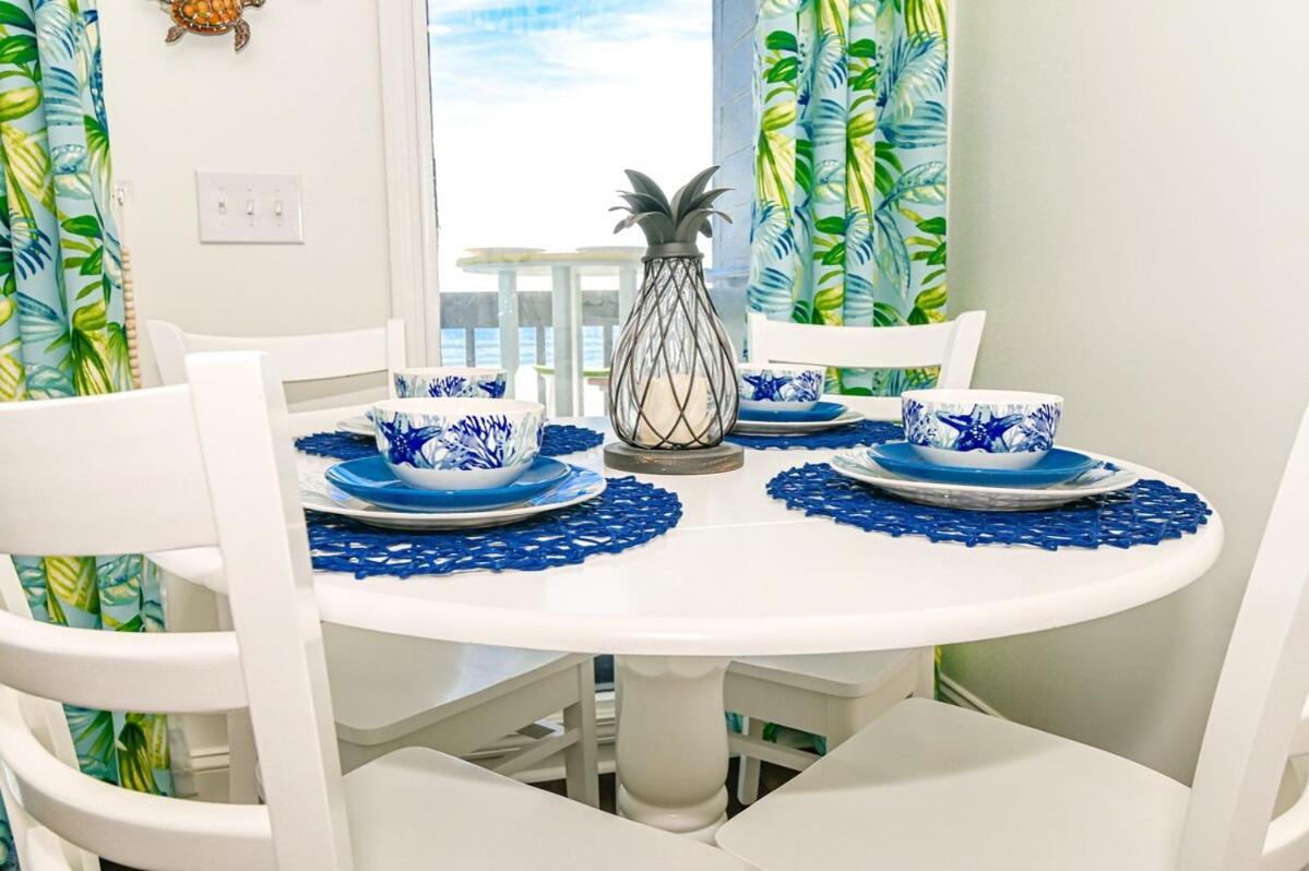 The Sandy Turtle New Modern Oceanfront W Pool Holiday home