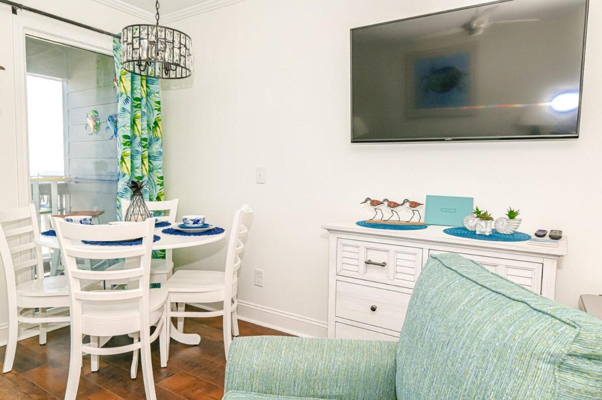 Holiday home The Sandy Turtle New Modern Oceanfront W Pool *