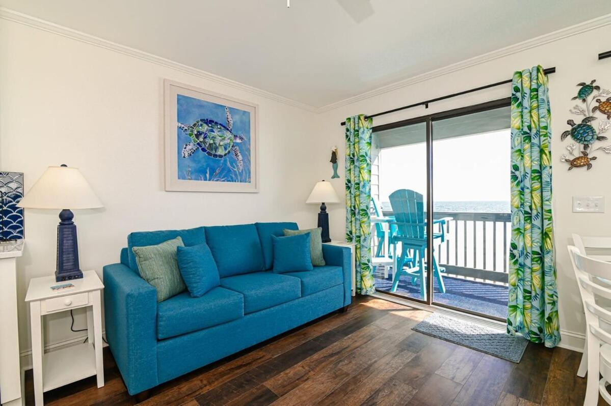 Holiday home The Sandy Turtle New Modern Oceanfront W Pool Myrtle Beach