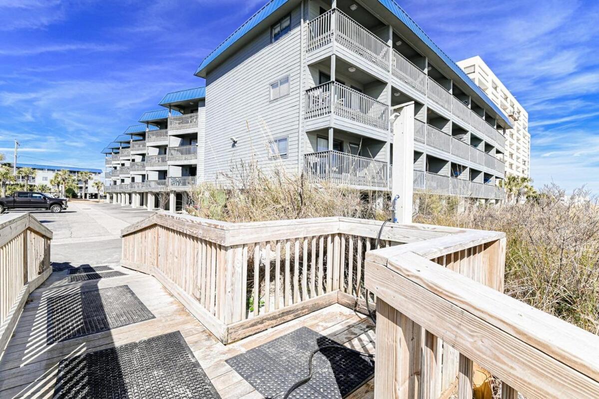 Holiday home The Sandy Turtle New Modern Oceanfront W Pool *