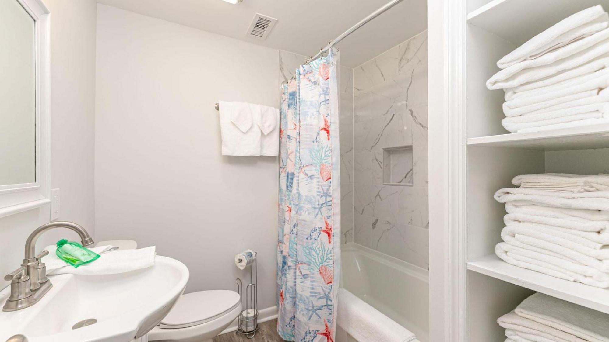 Dollar - 3rd Row - Ocean Drive Section Holiday home