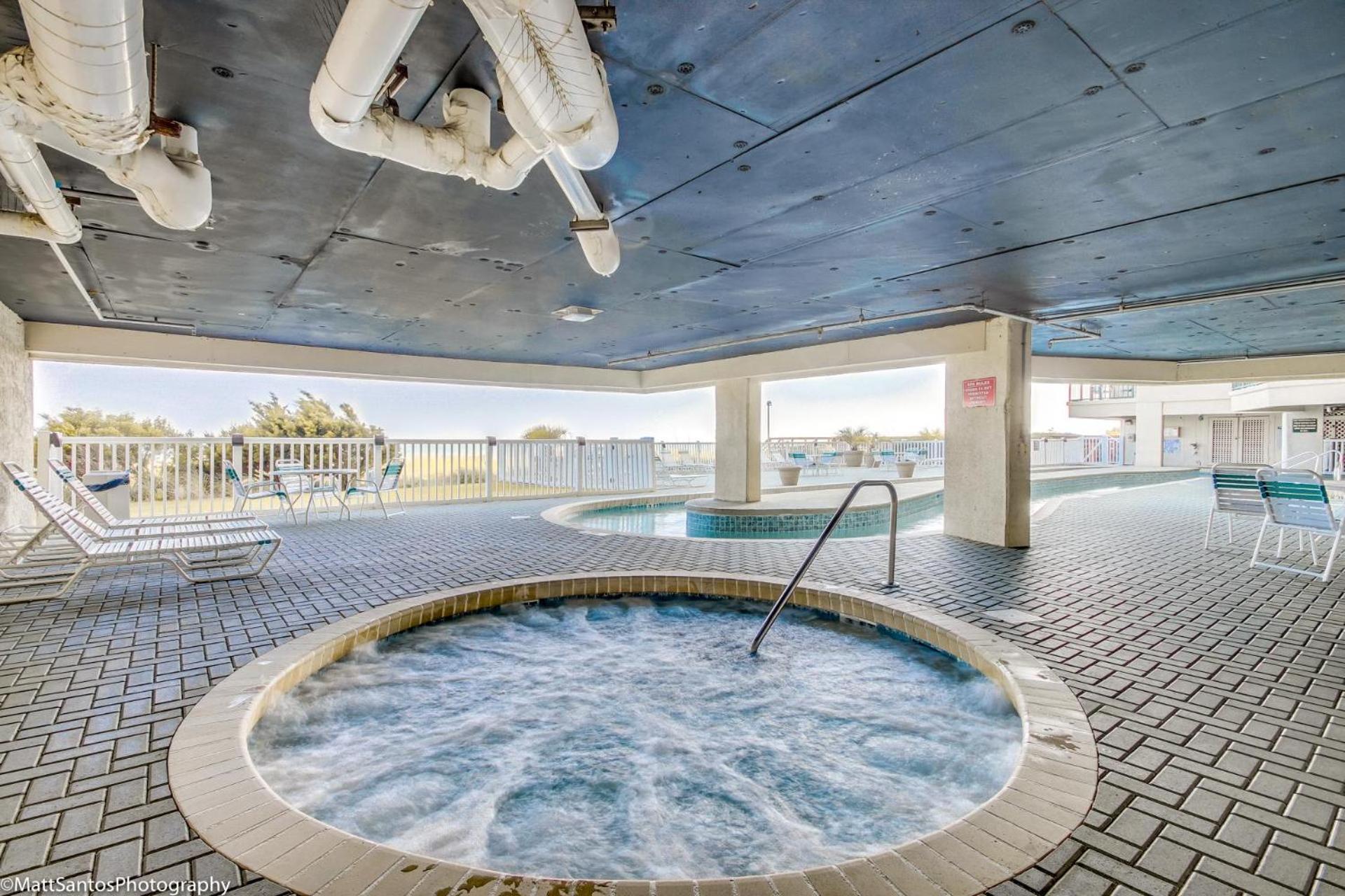 Ocean Bay Club 101 - Oceanfront - Ocean Drive Section Holiday home