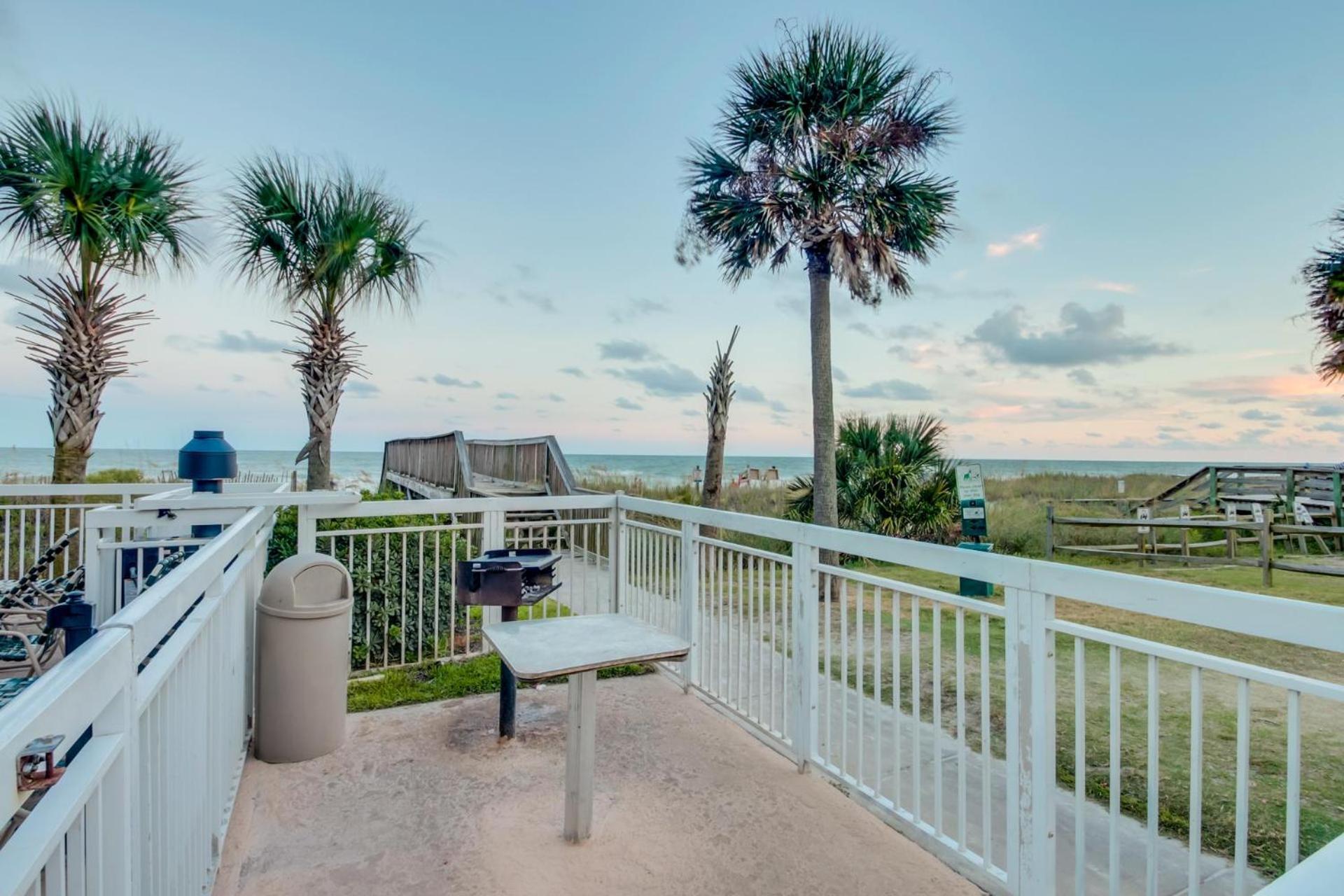 Crescent Shores N - 304 - Ocean Front-crescent Section Holiday home *