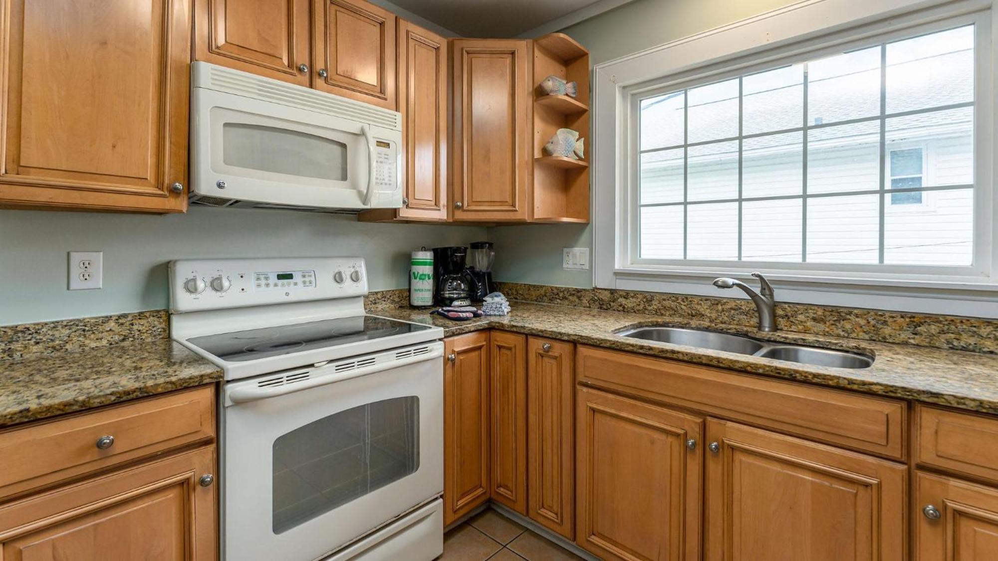 Ocean Pearl - 2nd Row - House - Crescent Holiday home
