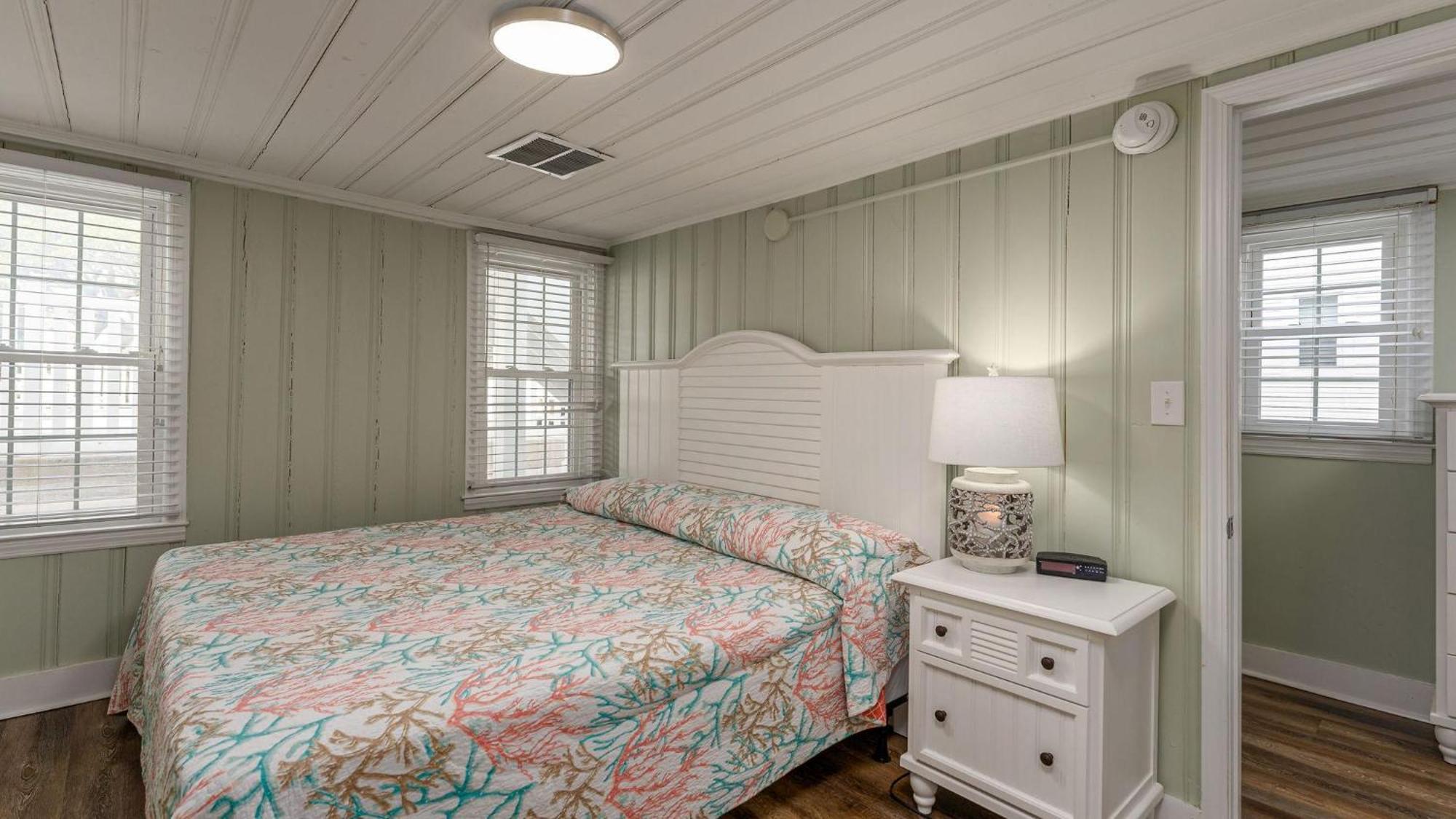 Ocean Pearl - 2nd Row - House - Crescent Holiday home